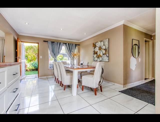 4 BEDROOM FREESTANDING FOR SALE IN WELTEVREDEN PARK